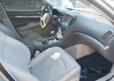 2015 Infiniti Q40 z USA, uszkodzony, nr VIN JN1CV6AR9FM522984